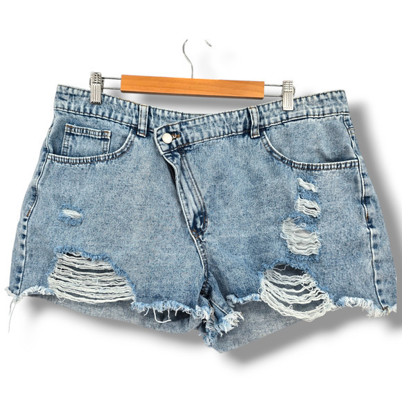 Shein Curve Women's Plus Distressed Asymmetrical‎ Button Cut Off Jean Shorts 1X - Picture 1 of 10